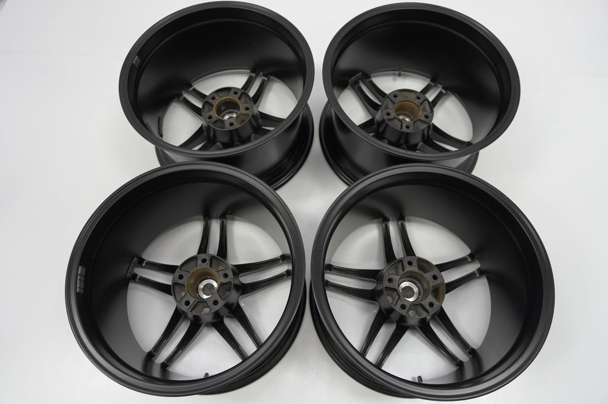【USED】 Yokohama AVS Model 5 4pcs Set 18x10J +19 5H 114.3