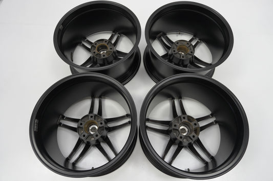 【USED】 Yokohama AVS Model 5 4pcs Set 18x10J +19 5H 114.3