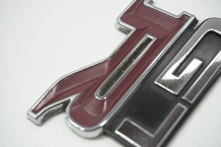 【USED】 NISSAN Rear Emblem 732 - BNR32