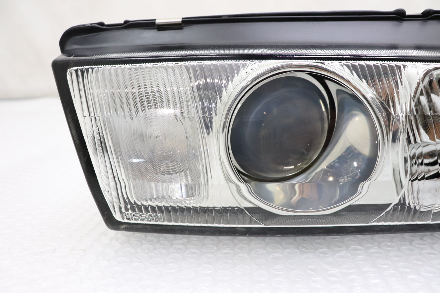 【USED】 NISSAN Headlight RHS Projector Type - BNR32 Early Model