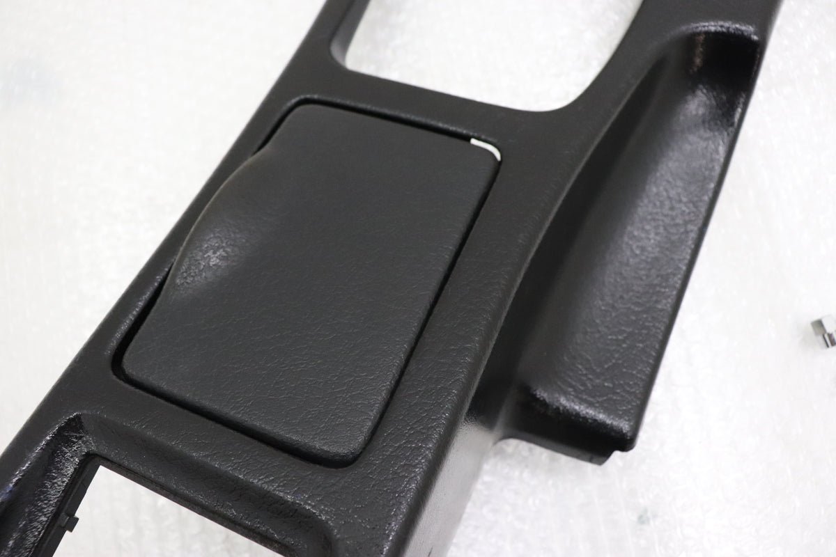 【USED】Center Console Shift Boot for MT - Z32