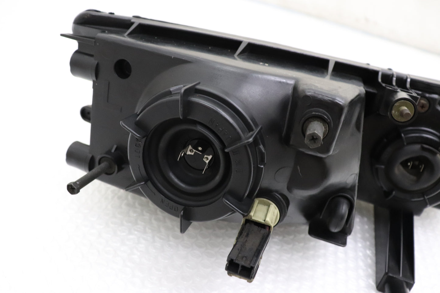 【USED】 NISSAN Headlight LHS N1 - BNR32