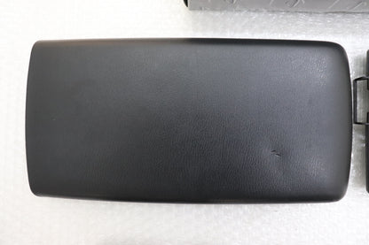 【USED】NISSAN Console Lid - BCNR33 **JP**