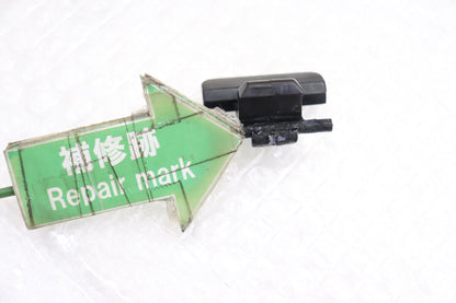 【USED】NISSAN Console Lid - BCNR33 **JP**