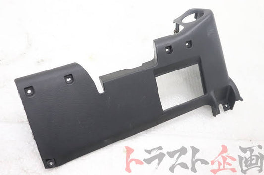 【USED】 NISSAN Dash Lower Panel RHS - HCR32