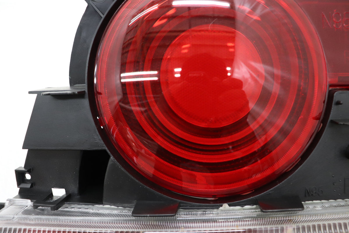 【USED】NISSAN Tail Lamp RHS - BCNR33 **JP**