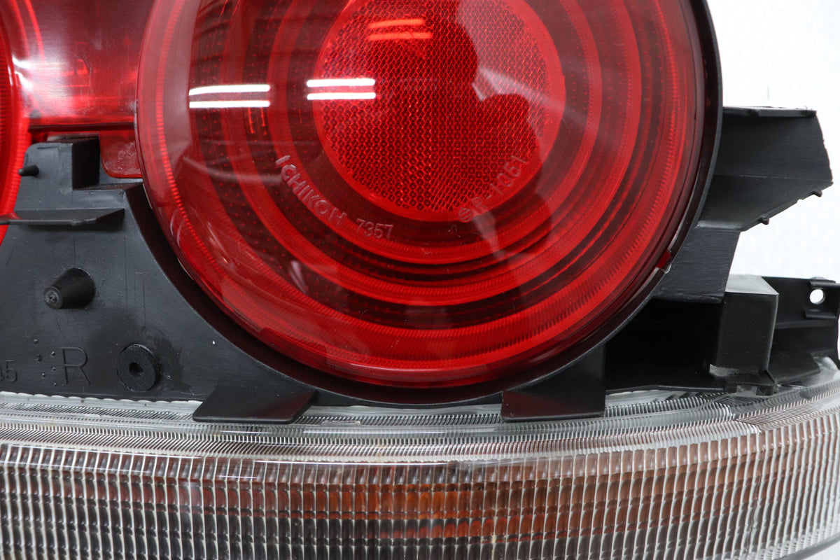【USED】NISSAN Tail Lamp RHS - BCNR33 **JP**