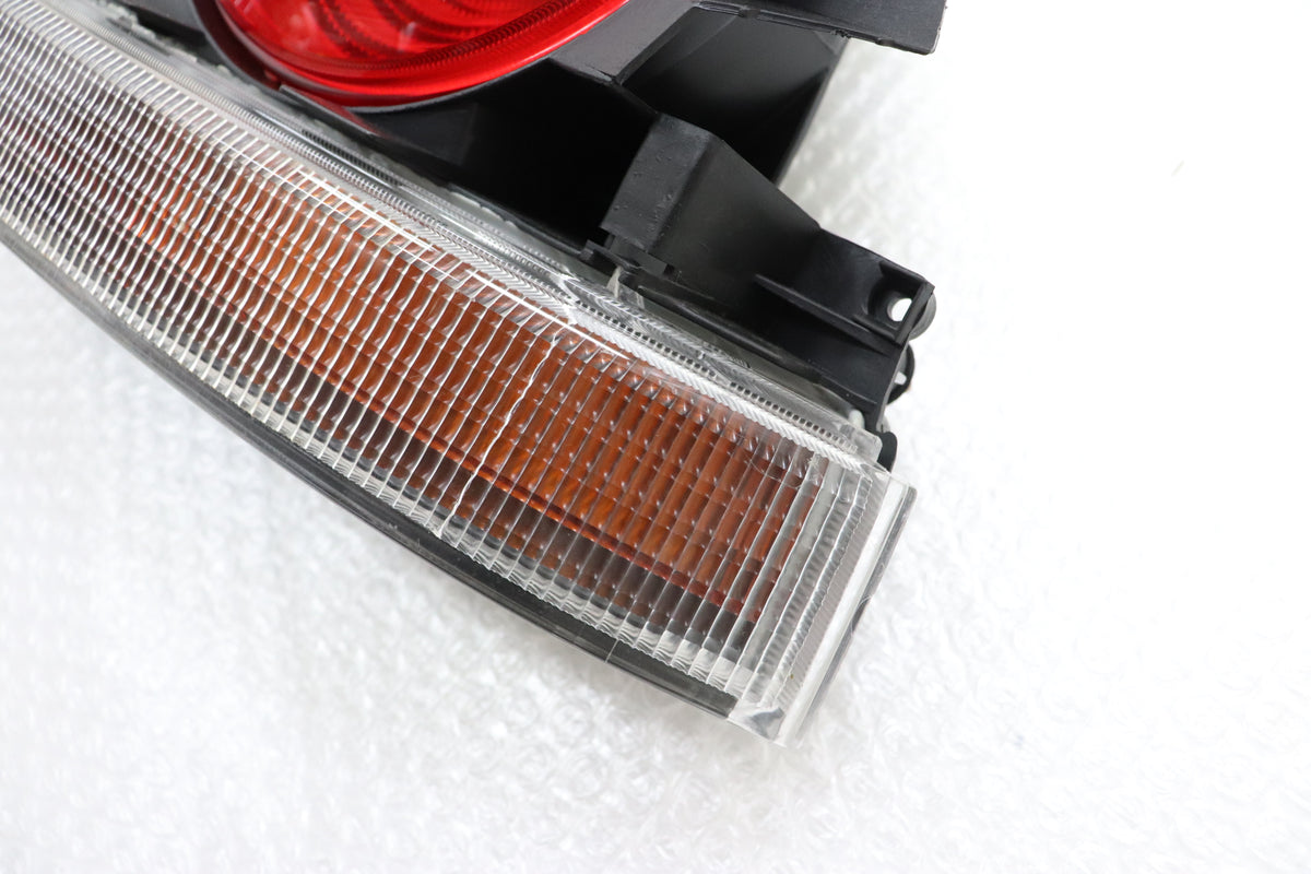 【USED】NISSAN Tail Lamp RHS - BCNR33 **JP**