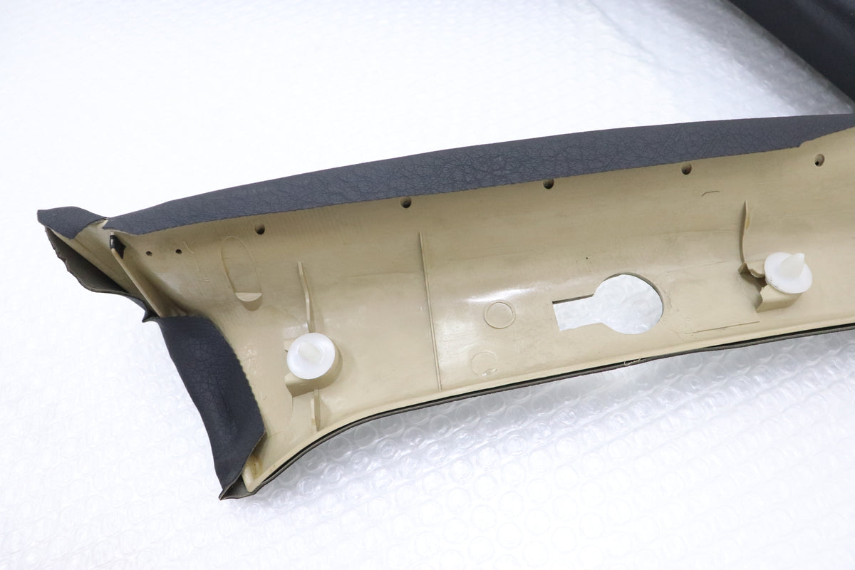 【USED】 NISSAN Rear Quarter Inner Panel C Pillar Trim Pair Set - BNR32