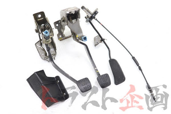 【USED】NISSAN Pedal Set - BNR32 Late Model